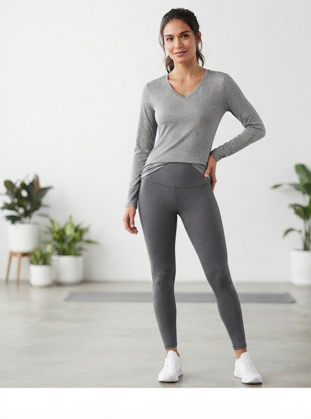 Women's Nike Dri-FIT Gray V-Neck Long Sleeve Athletic Shirt Size XS